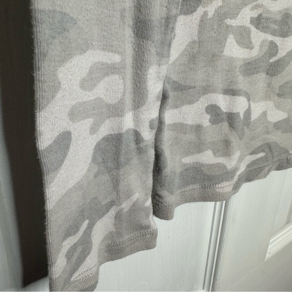 GAP Favourite Camo Shirt Long Sleeved Grey & White Size Small - Picture 2 of 16